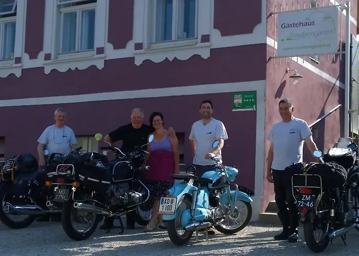 Δωμάτια σε οικογενειακή κατοικία Traubengarten Winkler Niederhollabrunn